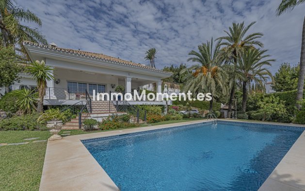 Resale - Villa - El Paraiso - New Golden Mile