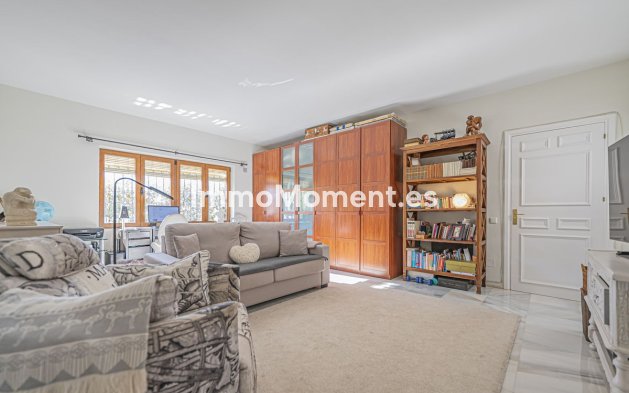 Resale - Apartment - Benahavís - Benahavís Centro