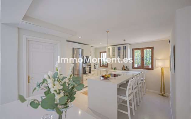 Resale - Apartment - Benahavís - Benahavís Centro