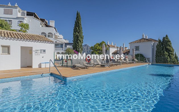 Resale - Apartment - Benahavís - Benahavís Centro