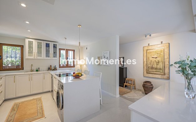 Resale - Apartment - Benahavís - Benahavís Centro