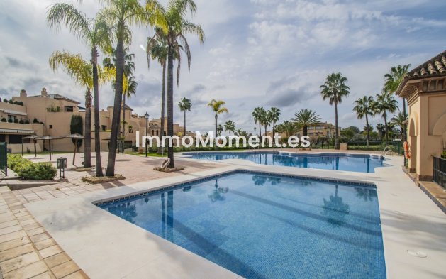 Revente - Appartement - Estepona  - Atalaya