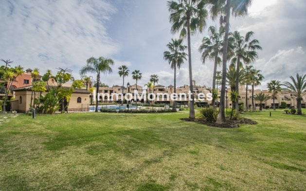 Revente - Appartement - Estepona  - Atalaya
