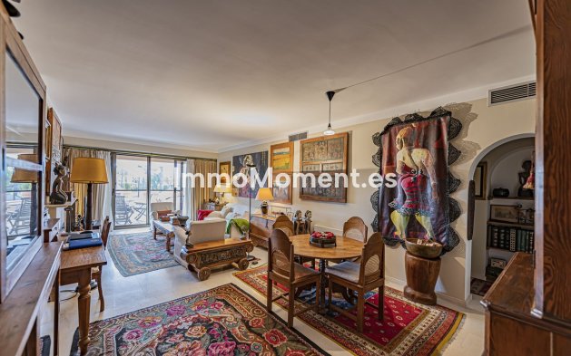 Revente - Appartement - Estepona  - Atalaya