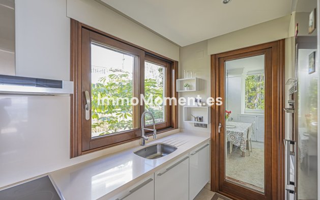 Revente - Appartement - Estepona  - Estepona Centro