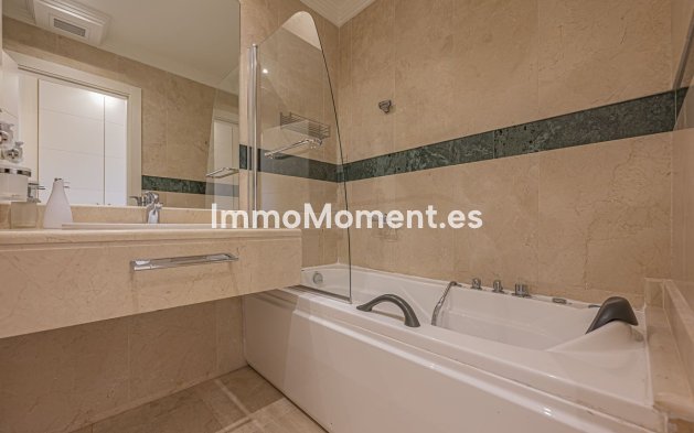 Wiederverkauf - Wohnung - Marbella - Nueva Andalucía