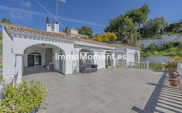 Resale - Villa - El Paraiso - New Golden Mile