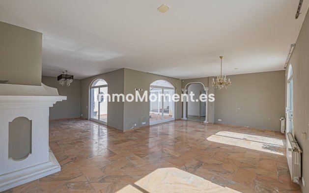 Resale - Villa - El Paraiso - New Golden Mile
