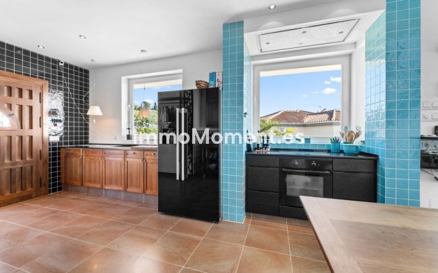 Revente - Villa - Benalmadena - Benalmadena Centro