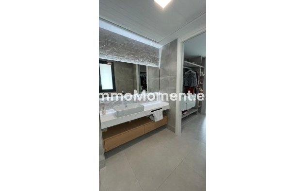 Resale - Villa - Finestrat