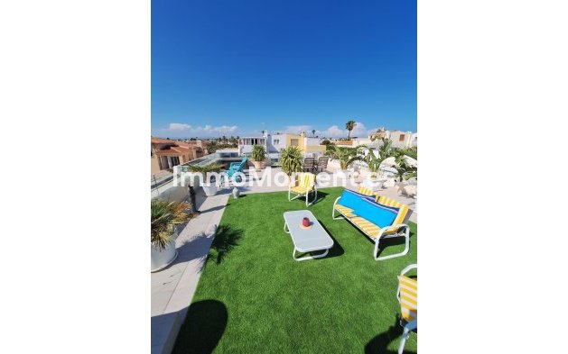 Resale - Villa - Torrevieja - Torrevieja Centro