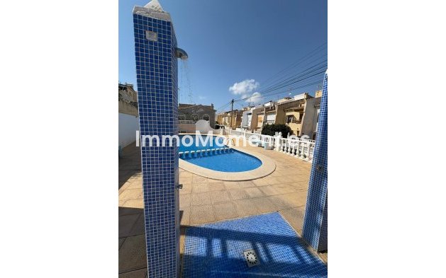 Resale - Villa - Torrevieja - Torrevieja Centro