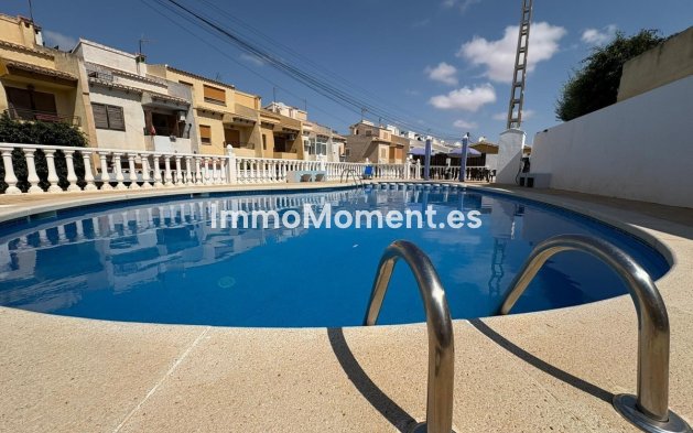 Resale - Villa - Torrevieja - Torrevieja Centro