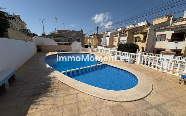 Resale - Villa - Torrevieja - Torrevieja Centro