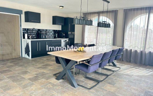 Resale - Villa - Villajoyosa - Villajoyosa Centro