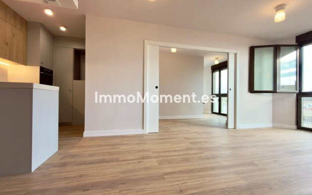 Resale - Apartment - Alicante - Alicante Centro