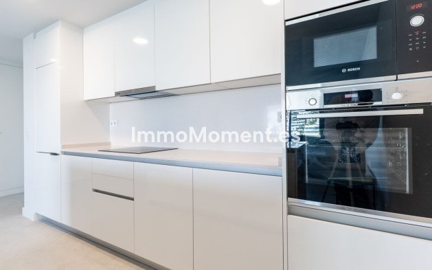 Resale - Apartment - Estepona - Estepona Centro