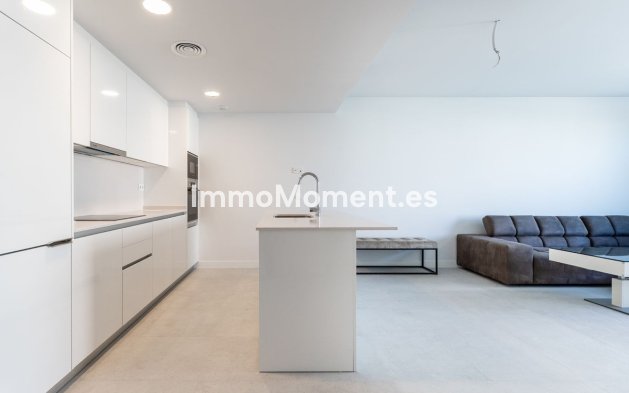 Resale - Apartment - Estepona - Estepona Centro