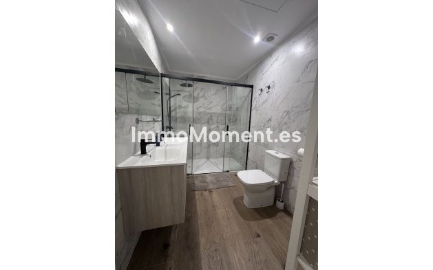 Resale - Apartment - Marbella - Nueva Andalucía