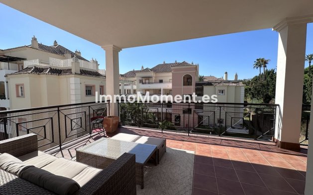 Resale - Apartment - Marbella - Nueva Andalucía