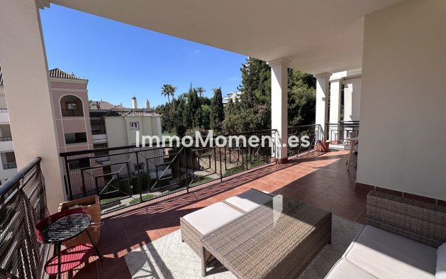 Resale - Apartment - Marbella - Nueva Andalucía