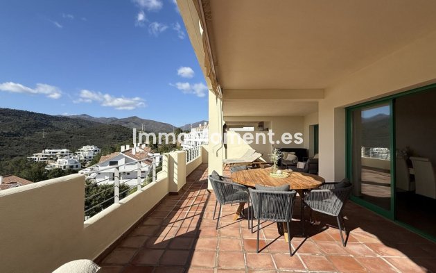 Resale - Apartment - Estepona - Selwo
