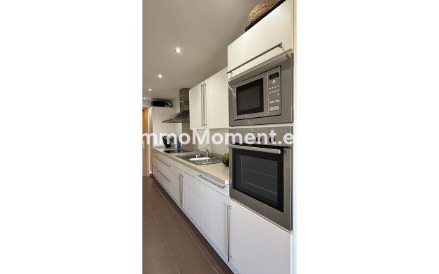 Resale - Apartment - Estepona - Selwo