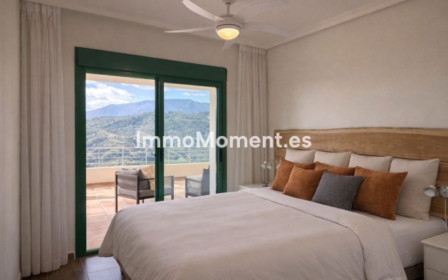 Resale - Apartment - Estepona - Selwo