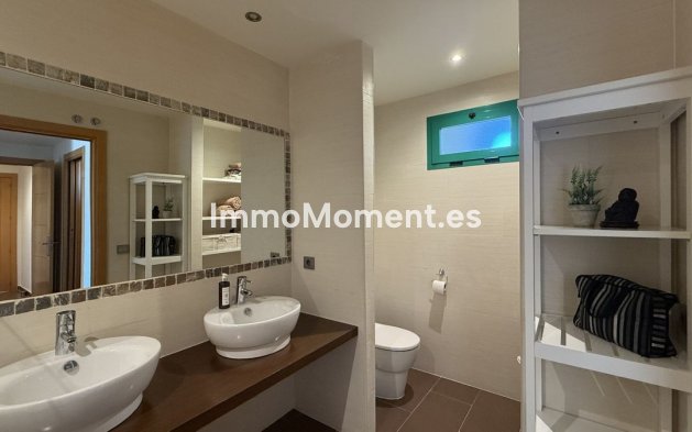 Resale - Apartment - Estepona - Selwo