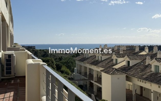 Resale - Apartment - Estepona - Selwo