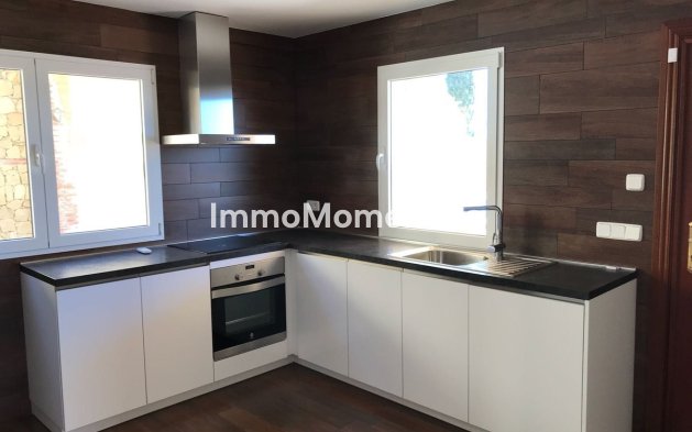 Revente - Villa - Benalmadena - Benalmadena Centro