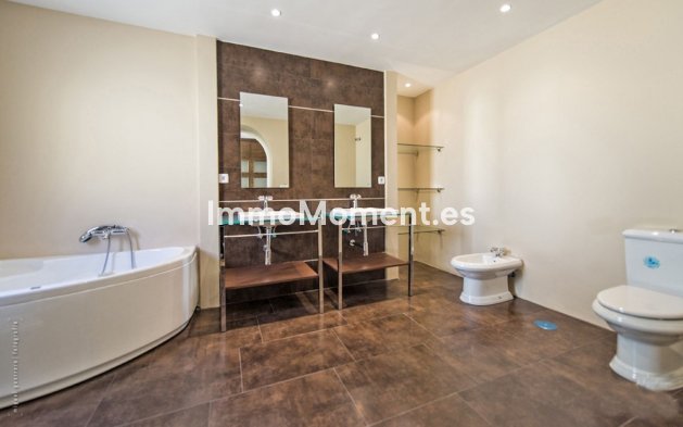 Revente - Villa - Benalmadena - Benalmadena Centro