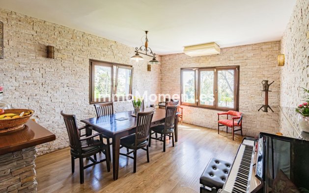 Resale - Villa - Benalmadena - Benalmadena Pueblo