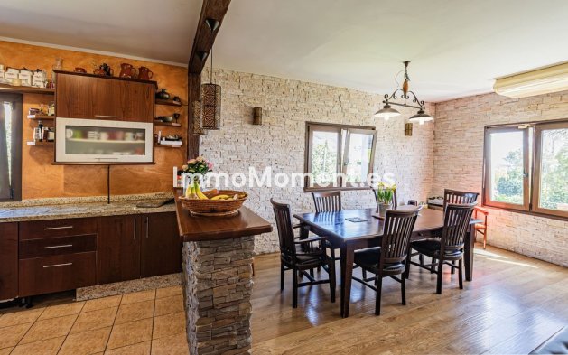 Resale - Villa - Benalmadena - Benalmadena Pueblo