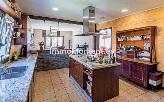 Resale - Villa - Benalmadena - Benalmadena Pueblo