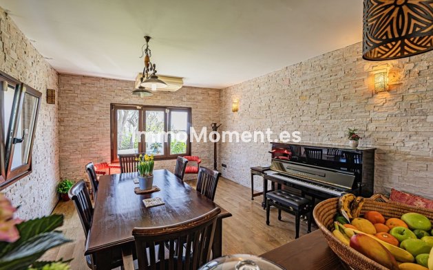 Resale - Villa - Benalmadena - Benalmadena Pueblo