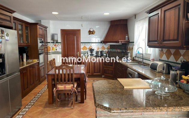 Resale - Villa - Marbella - Marbella Centro