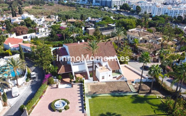 Wiederverkauf - Villa - Marbella - Nueva Andalucía