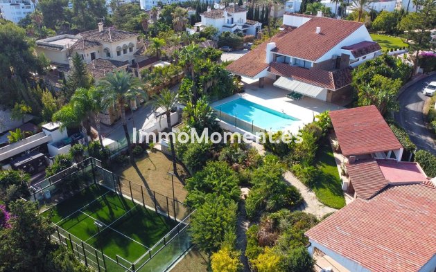 Wiederverkauf - Villa - Marbella - Nueva Andalucía