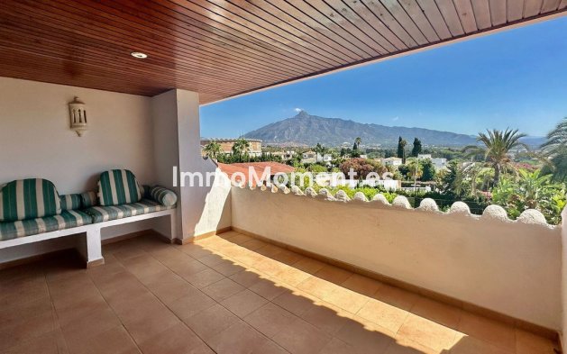 Wiederverkauf - Villa - Marbella - Nueva Andalucía