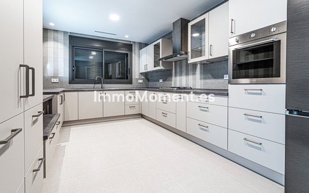 Resale - Villa - Marbella - Marbella Centro