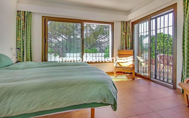 Wiederverkauf - Wohnung -   Inländisch - Istán