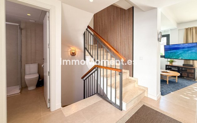 Resale - Townhouse - El Paraiso - New Golden Mile
