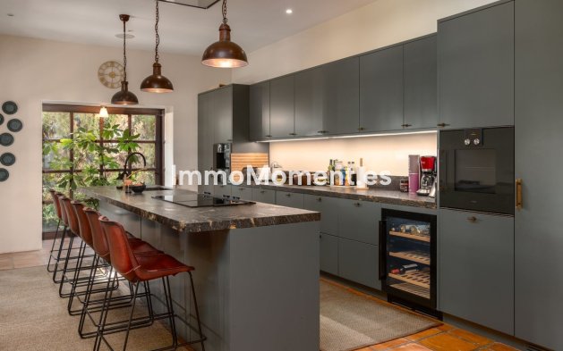 Resale - Villa - Marbella - San Pedro de Alcántara