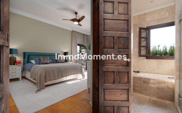 Resale - Villa - Marbella - San Pedro de Alcántara