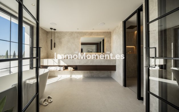 Wiederverkauf - Villa - Marbella - Nueva Andalucía