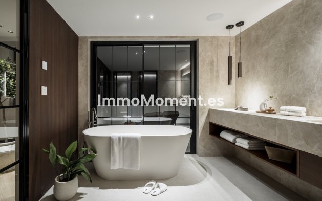 Wiederverkauf - Villa - Marbella - Nueva Andalucía