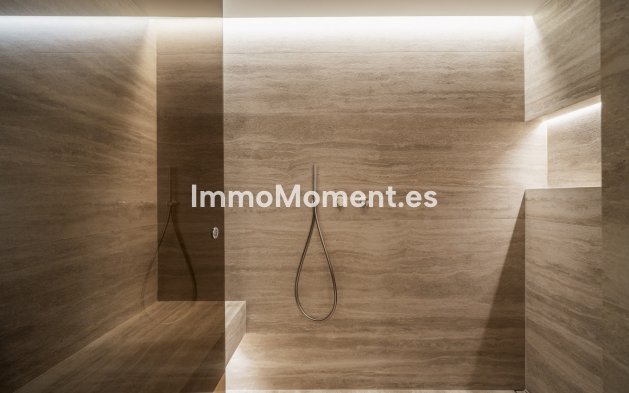 Wiederverkauf - Villa - Marbella - Nueva Andalucía