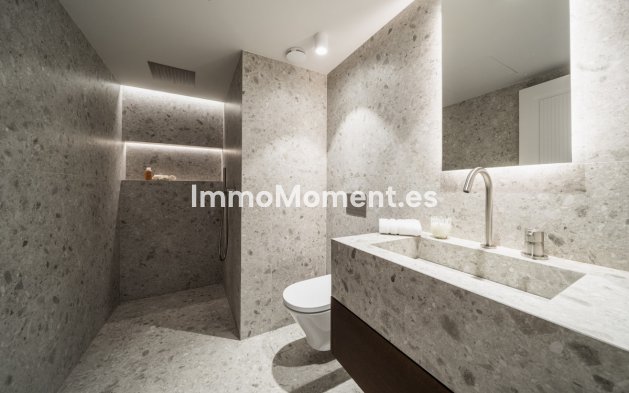 Wiederverkauf - Villa - Marbella - Nueva Andalucía