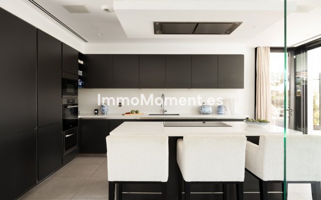 Revente - Villa - Marbella - Nueva Andalucía